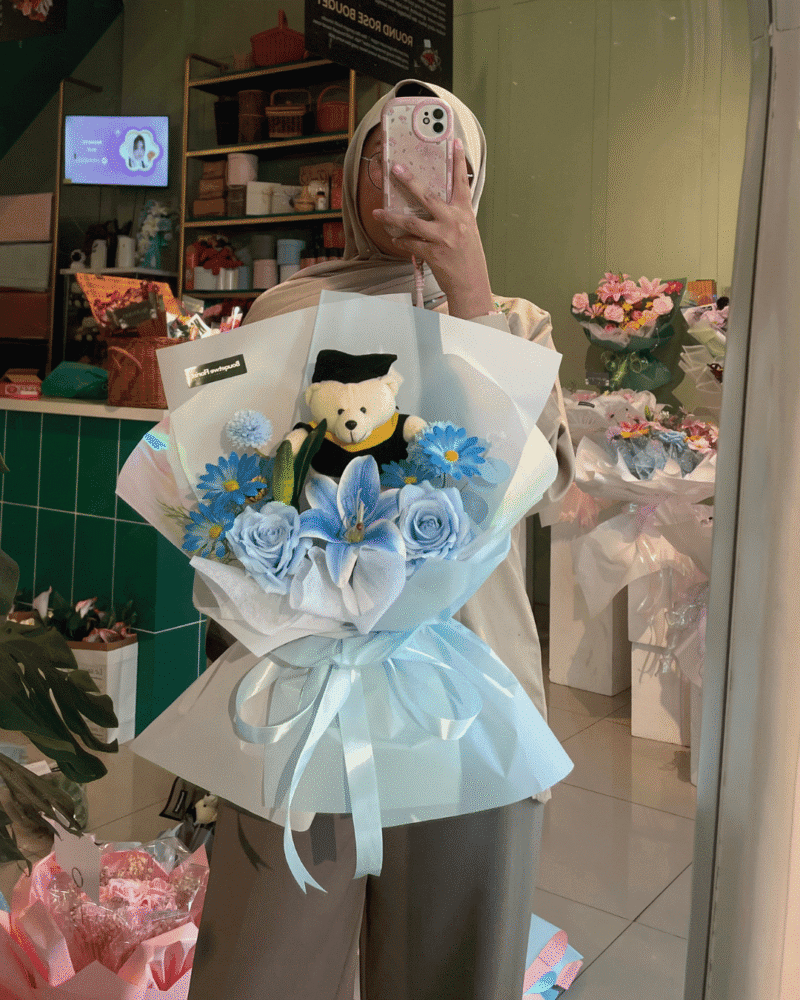 Grad petals (MEDIUM)