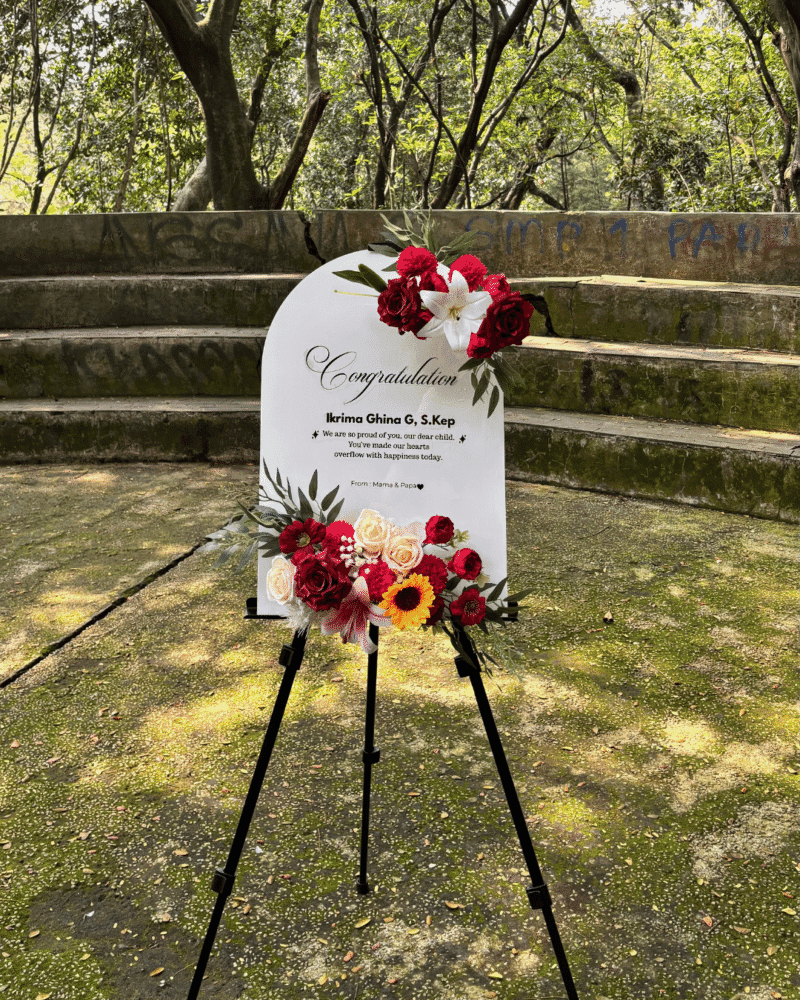 Standing Akrilik petals