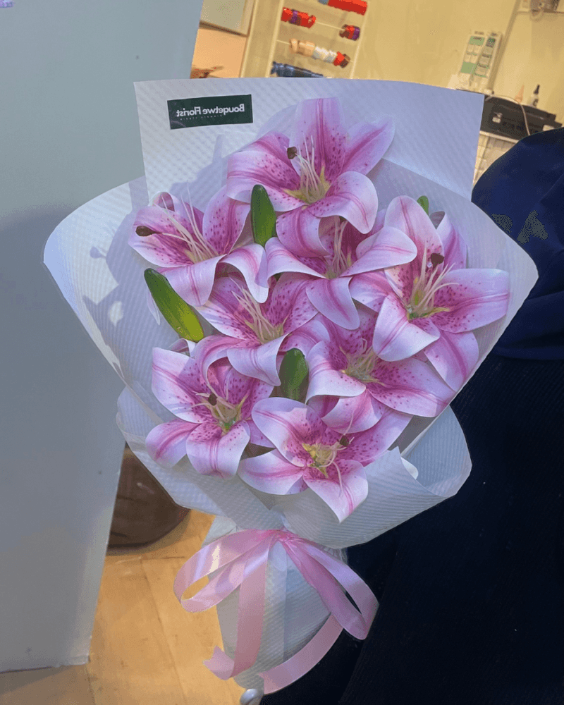 Virelle Lily (MEDIUM)