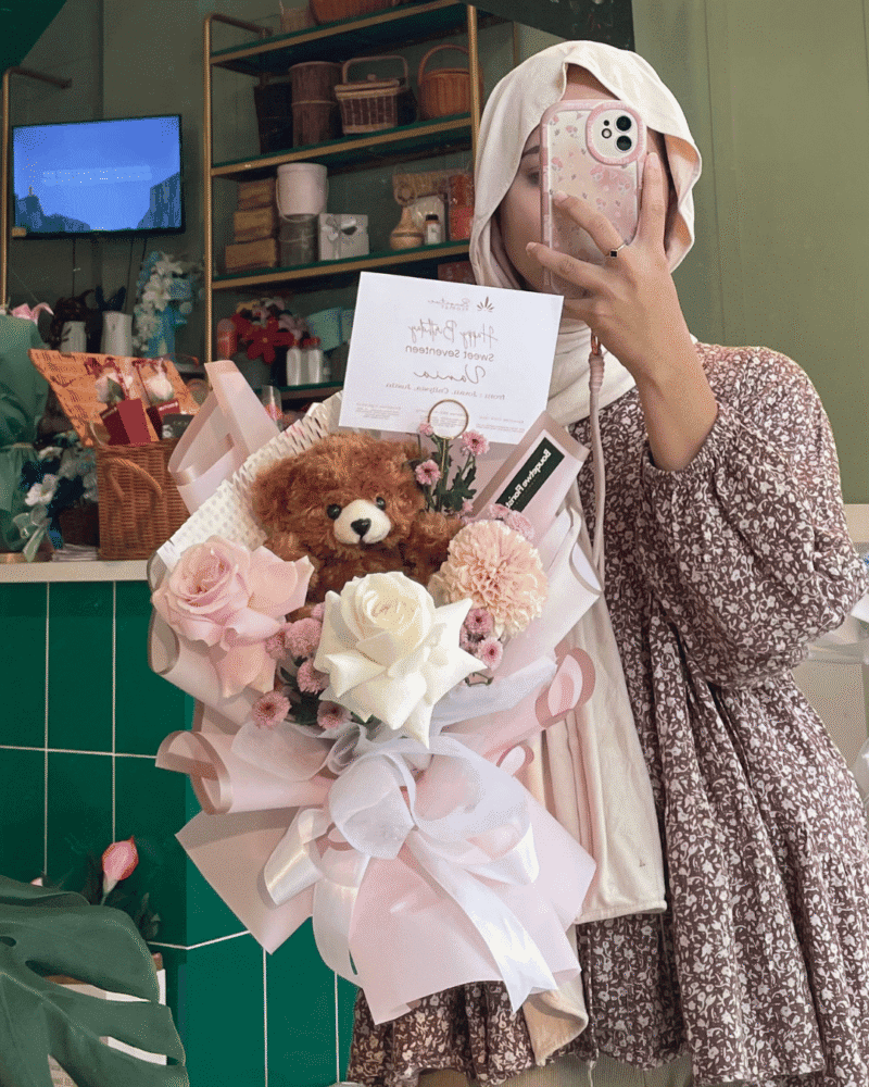 Sweet Hug Bouquet (MEDIUM)