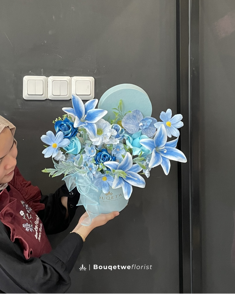 BLOOM BOX FLOWERS (MEDIUM)